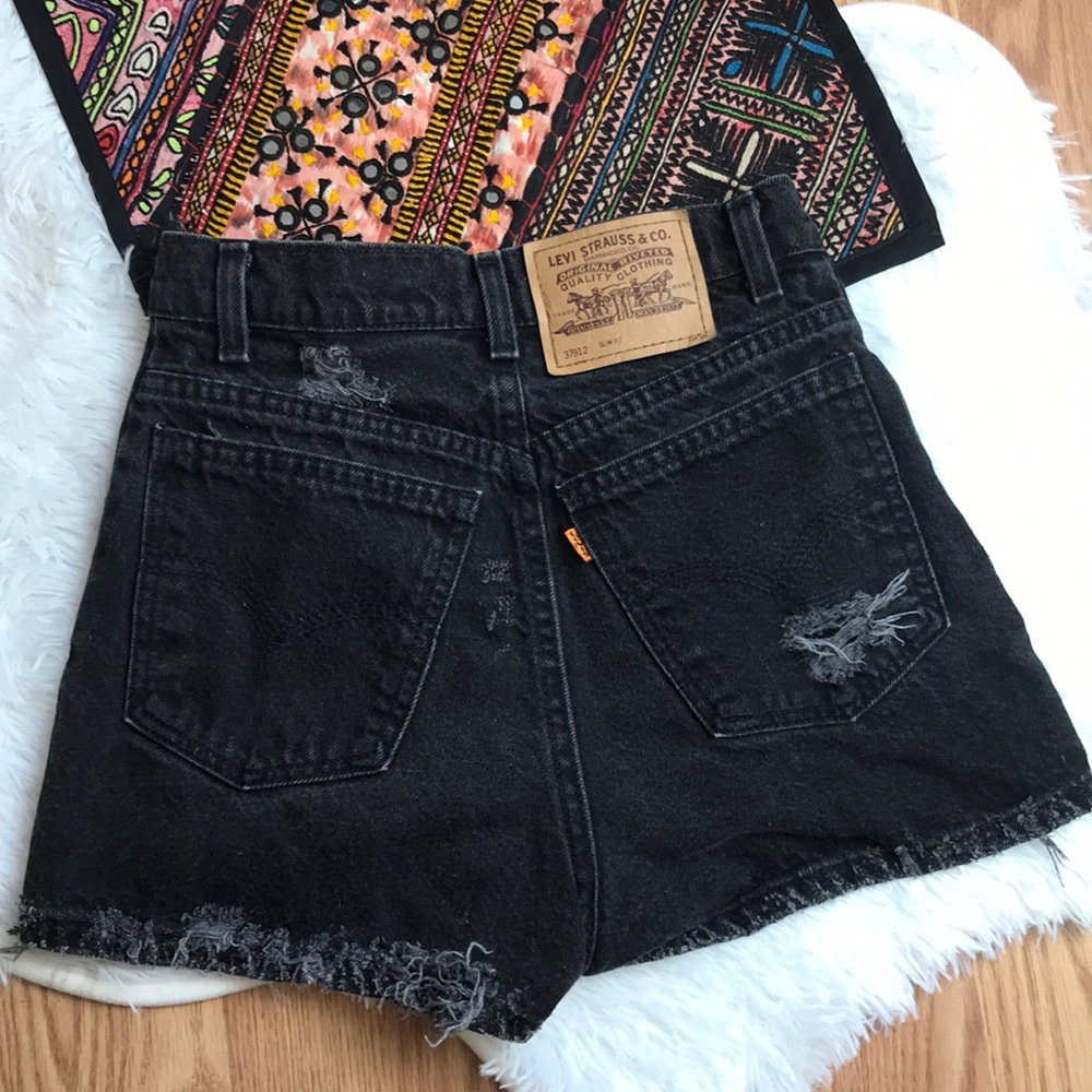 Levi’s 90’s Orange Tab Black Distressed Shorts 0/1